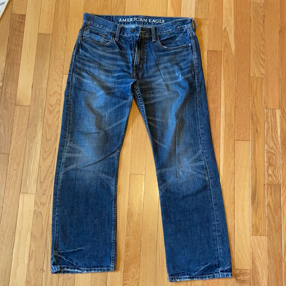 American Eagle relaxed blue jeans